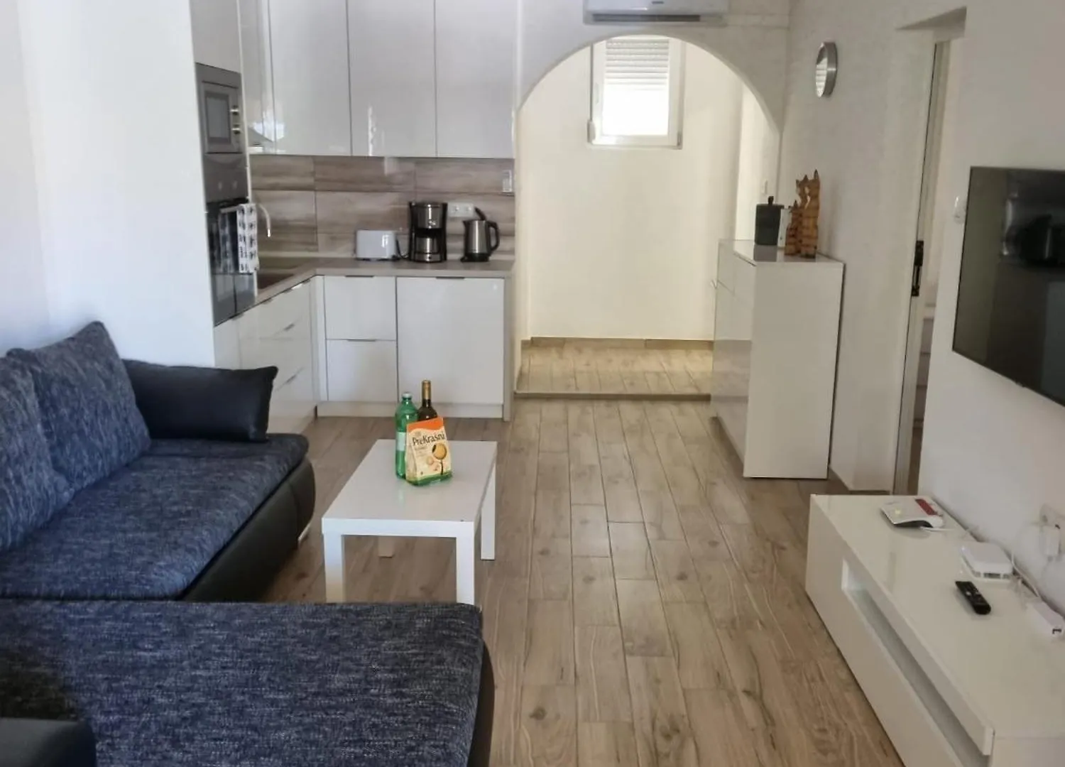 Apartments Mateo Vir