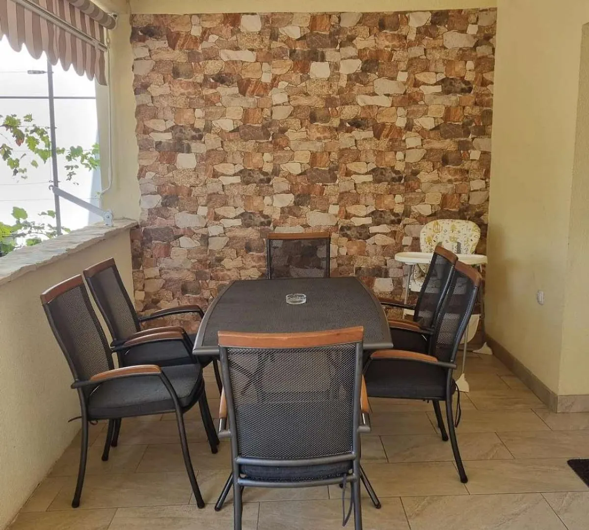 Apartments Mateo Vir